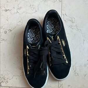 Puma Suede Black Sneakers